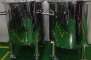 Mobile storage tank ( mirror )